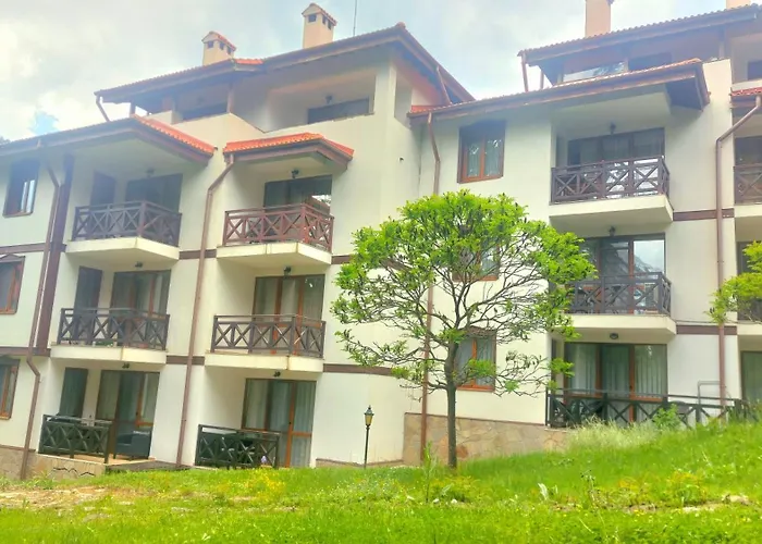 елеанора, смолянски езера Eleanora Lakes 公寓 *