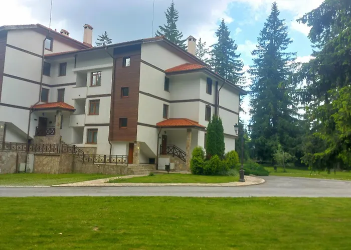 елеанора, смолянски езера Eleanora Lakes 公寓 *